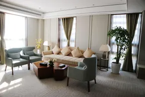 New Moon Hotel - Image 4
