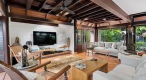 Solander Beachfront with private beach access & pool - Image 2