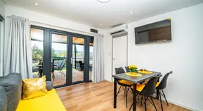 Red eirth house - Image 4