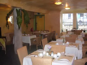 Bradleys Hotel - Image 4