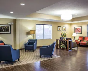 Comfort Inn Clinton - Image 2