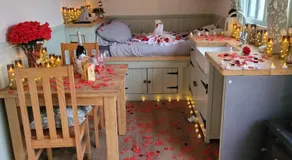 Shepherds Hut at The Old School House - Image 5