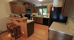 Quaint Stowe Cabin - Image 5