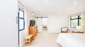 10VDW Self Catering Apartments-Newly Renovated! - Image 2