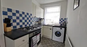 Stylish 2bed House Near Wakefield City Centre - Image 2
