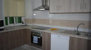 Merveilleux appartement adapté aux familles avec terrasse et piscine - Image 5