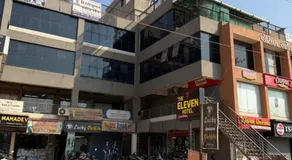 The 7 elevan hotel - Image 5