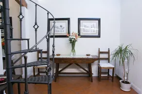 Giuliani Home - Image 2