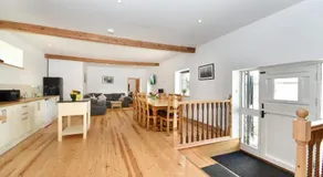 5 Bed Barn Conversion - with private hot tub - Image 3