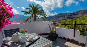 Las Casas de la Rueda - El Patio - Image 5