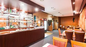 Hotel Grand - Image 2
