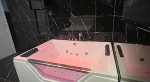 Life Hotel - Image 3