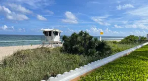 2BR Comfortable Downtown House Near Beach and More - Image 5