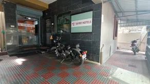 Skyry Hotels Adyar - Image 3