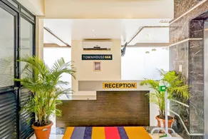 Super Townhouse OAK Regal Inn Near Sant Tukaram Nagar Metro Station - Image 3