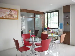 Regent Room Hotel - Image 3
