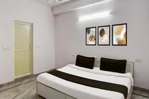 Hotel O Maharaja Hotel Near Vinayak Hospital Galli no. 5 Atta Market - Image 2