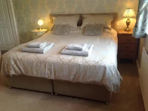 Steepleview Bed & Breakfast - Image 2
