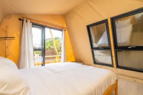 Urban Glamping Oasis: Comfort & Adventure Combined - Image 4