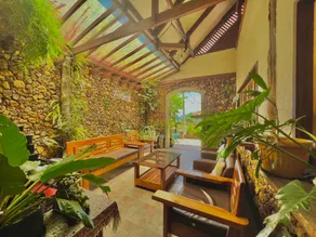 Novie's Tourist Inn - Image 3