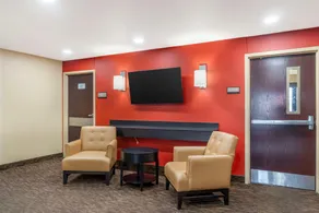 MainStay Suites Chicago Hillside - Image 5