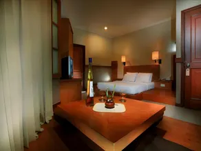 Hotel Palm - Image 2