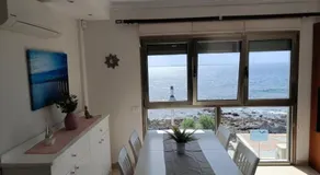 Alojamiento en primera línea de playa en Arinaga - Image 3