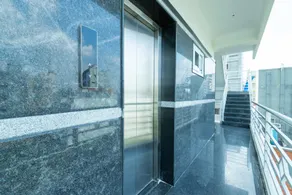 OYO 67252 Royal Suites - Image 2