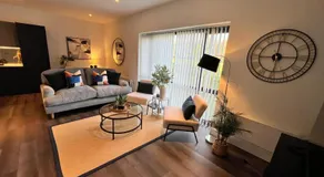 Modern Hawthorn Stay, New Forest Escape - Image 2