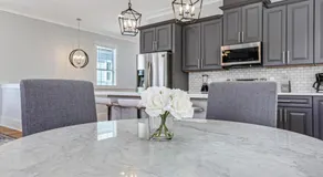 Hosteeva Stunning 4 BR Condo w Pool Steps to St Charles Ave - Image 5