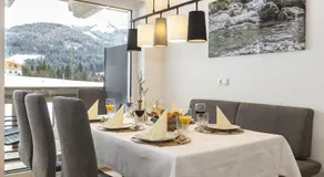 Familienorientiertes Ferienhaus mit Garten | Bergblick | Perfekt für die Arbeit von Zuhause - Image 4