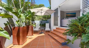 4 Parkshores Coastal Retreat Close to Beach Private Outdoor Spaces - Image 3