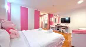 The Wai Hotel - Image 2