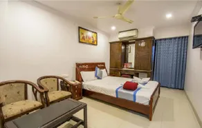 Hotel Chandras - Image 2