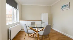 Cosy House in the heart of Beeston with FREE Parking and WiFi - Image 5