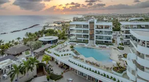 Luxe Penthouse met zeezicht en directe toegang tot zwembad en strand op Mambo Beach - Image 3