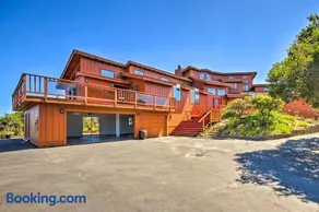 Spacious Royal Oaks Retreat w/ Deck & Views! - Image 3