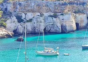 Location insolite en voilier, navigation, coucher de soleil, et baignades en mer - Image 3