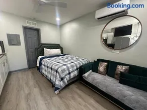 Mini Studio Apartment 15 mins from downtown - Image 4