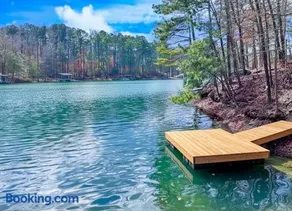 Lake Lanier Escape Near Atlanta Dock & Kayaks 2 kitchens, 2 laundry arcade pool table and more! - Image 2
