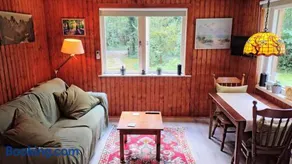 Vrijstaand in het bos met privé sauna - Image 2