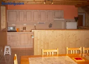 Maison avec 3 chambres à Landos, vue sur les montagnes, 150 m² - Image 3