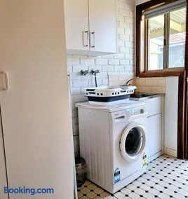 The Little Benalla Escape - Cosy Country Getaway - Image 2