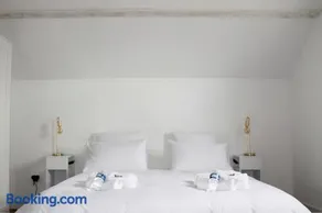 L'Équinoxe - Parking privé - Cocoplume Suites - Image 3