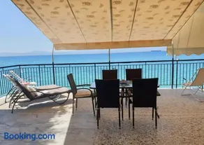 Ekie Apartment with sea view - Image 1