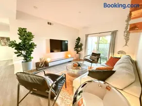 3BR Retreat in Prime Valley Location 109 - Image 3