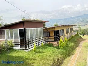 Chalet Íntimo-Delpilar con zona de Jacuzzi ! - Image 2