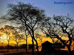 Unyati Safari Lodge - Image 1