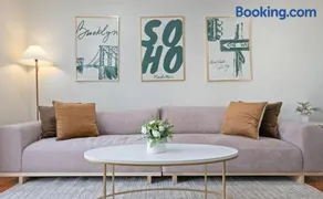 Chic cozy retreat NYC MetLife min away - Image 3