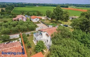 Two-Bedroom Holiday Home In Medulin - Image 5